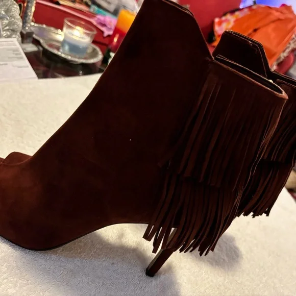 Brand New Suede Ankle Boots By VINCE CAMUTO - Size11 M - Box 47 - Picture 2 of 7